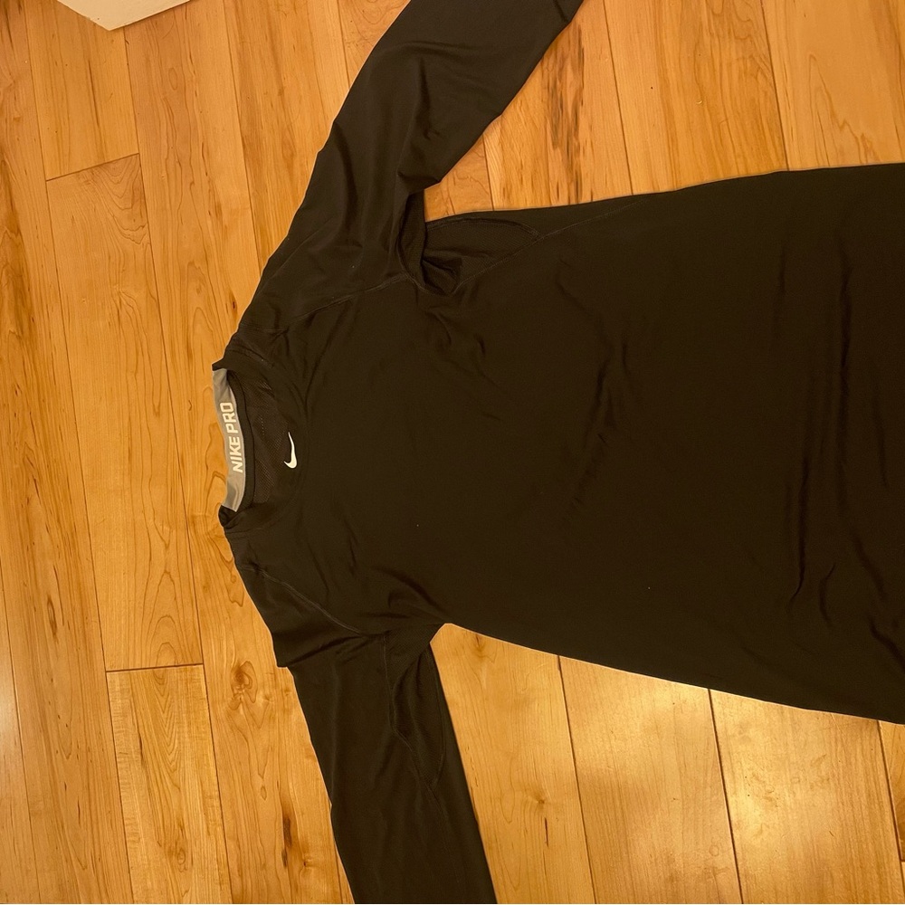 Nike shirt size – men’s small